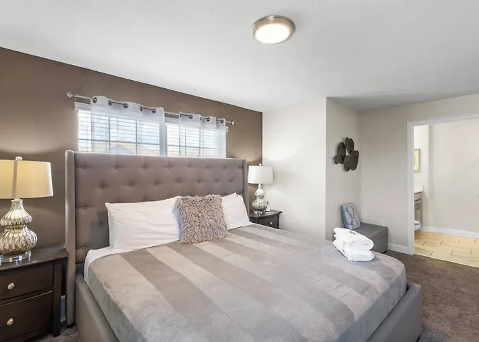 Amazing Townhome With Private Pool Sl4839